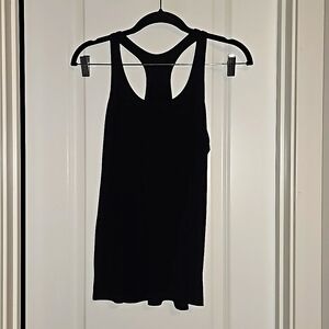 Old Navy Active Lightweight Go Dry Summer Layering tank top Size XS Black